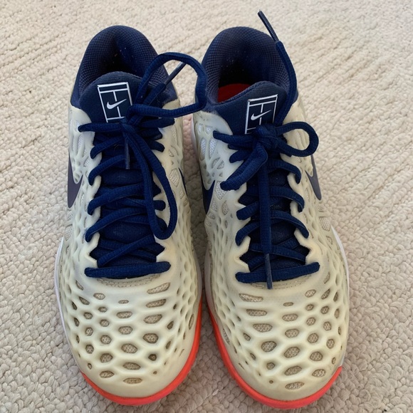 Nike Tennis Shoes - Picture 1 of 6